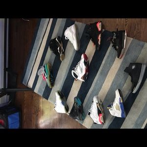 Jordan sneakers (sizes below)